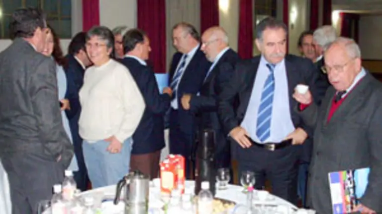  Los empresarios llegados de Galicia y los residentes en S&atilde;o Paulo, durante el encuentro en la Casa de Espa&ntilde;a.