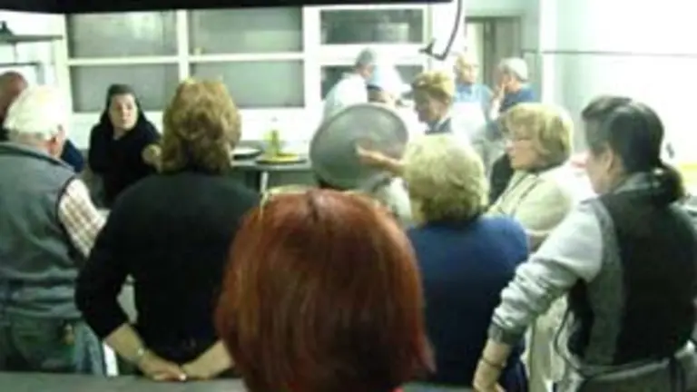  Los participantes del curso, con la monitora Mar&iacute;a Emilia L&oacute;pez Pombo &ndash;a la izquierda&ndash;.