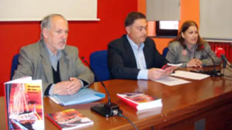   Un momento de la presentación del libro. 