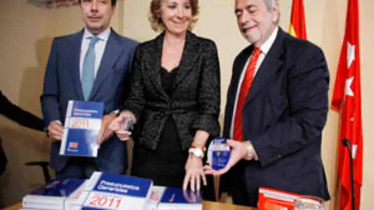  Esperanza Aguirre presidió el acto de presentación de los Presupuestos para 2011.