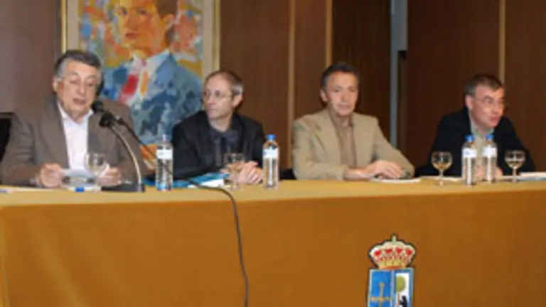  Manuel Fern&aacute;ndez de la Cera, durante su intervenci&oacute;n en el acto del D&iacute;a de les Lletres en Madrid.