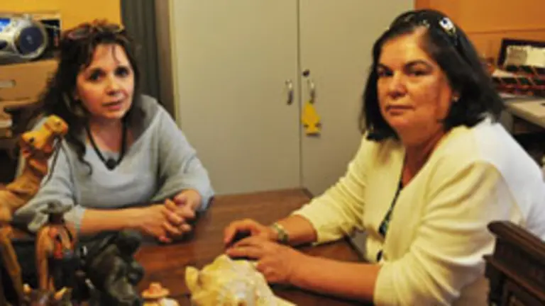  Guillermina Hernández, junto a Cedrés, presidenta de la Sociedad Islas Canarias.