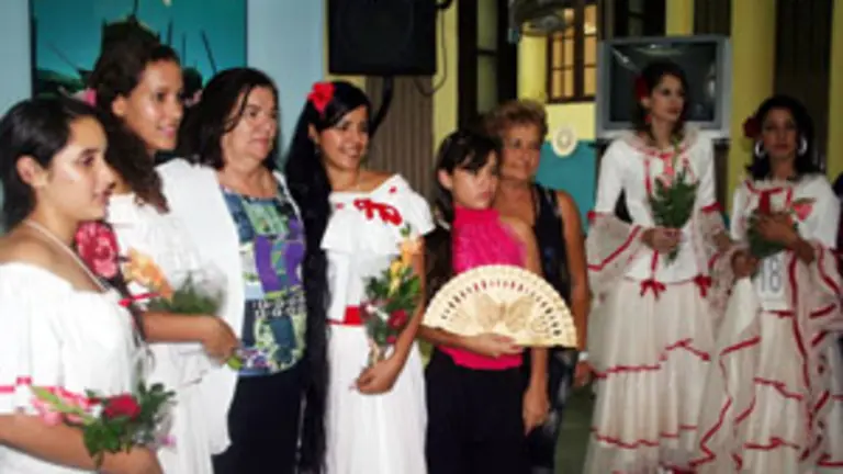  Guillermina Hernández agasajó a los participantes en el VII Festival.