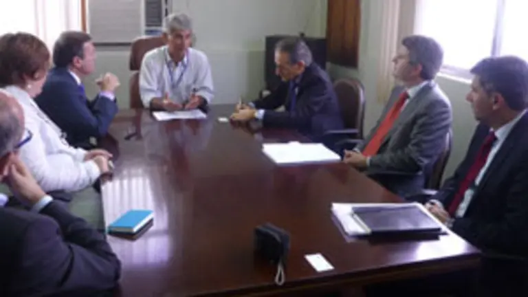  El secretario xeral del Igape, Javier Barbeito &ndash;2&ordm; dcha&ndash;, tambi&eacute;n asisti&oacute; a la reuni&oacute;n de empresarios.