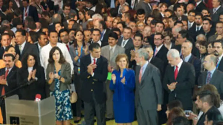  La ministra González-Sinde y la consejera Salgueiro, junto al embajador de España, en la inauguración de la Feria.