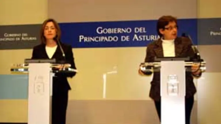  Ana Rosa Migoya y Mar&iacute;a Jos&eacute; Ramos, durante la presentaci&oacute;n de los presupuestos de 2011.