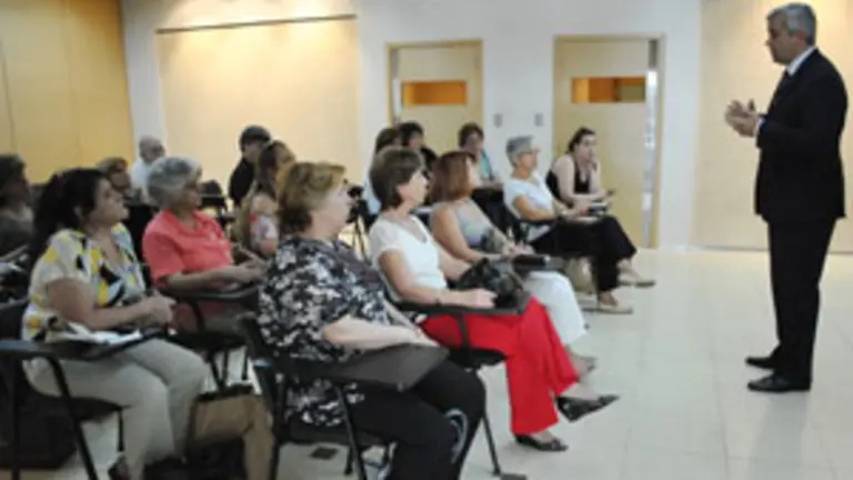  Alejandro L&oacute;pez Dobarro, durante su disertaci&oacute;n, la pasada semana en Buenos Aires.