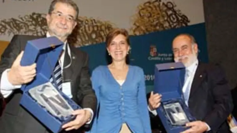  El director de la Academia de México, José Moreno –dcha.–, y el vicedirector de la RAE, José Antonio Pascual.