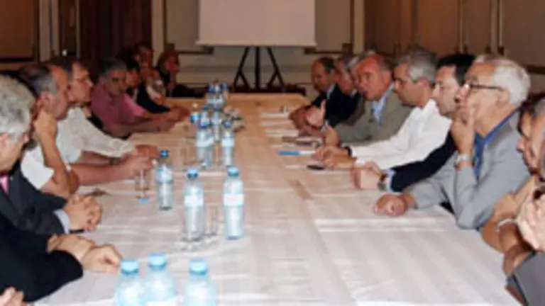  Santiago Camba y L&oacute;pez  Dobarro, durante la reuni&oacute;n con los presidentes de las instituciones. 