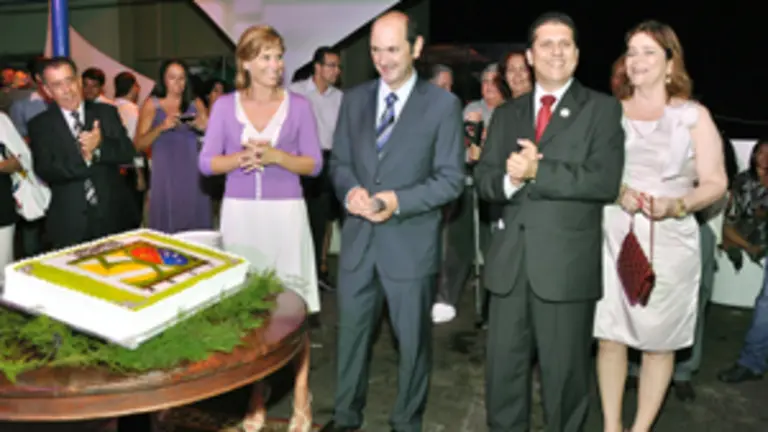  Santiago Coelho &ndash;dcha.&ndash;, Rafael Louz&aacute;n y Nava Castro &ndash;izda.&ndash;, en la celebraci&oacute;n del aniversario.