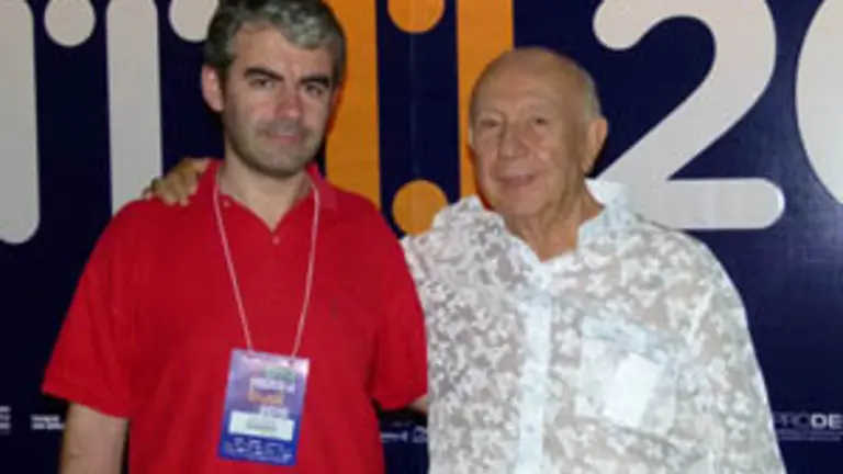  Juan C. Fern&aacute;ndez Fasero &ndash;izda.&ndash; y Sergio Mamberti se encargaron de sellar el acuerdo.