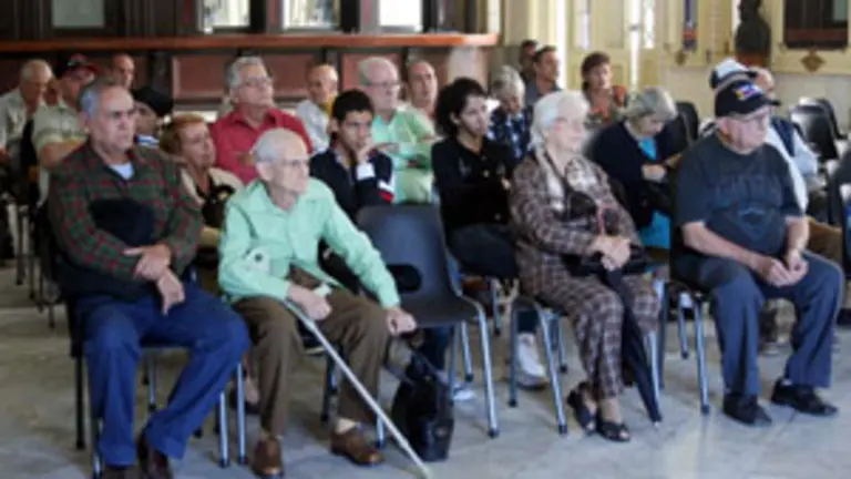 El nonagenario Manuel Pernas &ndash;2&ordm; por la izda.&ndash;, lleva 71 a&ntilde;os como socio de la entidad centenaria. 