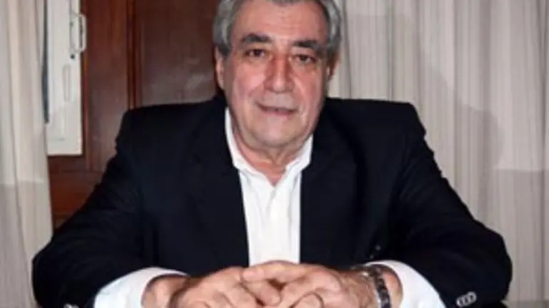  Carlos Vello, presidente del Centro Gallego, en la sede de la instituci&oacute;n.