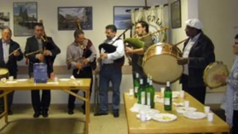  A m&uacute;sica de Galicia estivo presente na celebraci&oacute;n do novo aniversario da entidade.