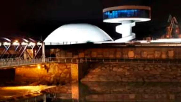  Imagen de la c&uacute;pula del centro cultural Oscar Niemeyer, que ser&aacute; inaugurado en su totalidad en el pr&oacute;ximo mes de marzo.