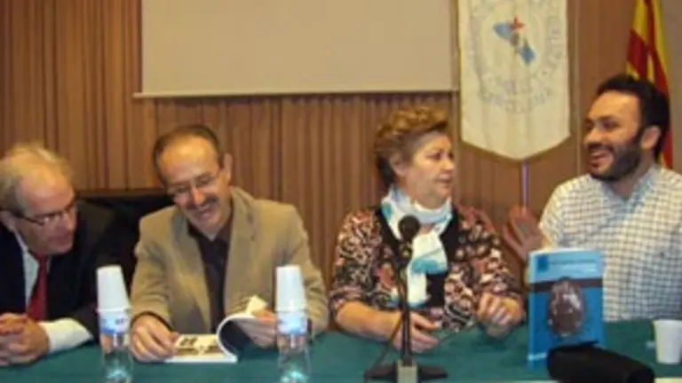  De esquerda &aacute; dereita, Lu&iacute;s Lamas, Josep Monr&agrave;s, Isabel Ares e Manoel Carrete, no acto de presentaci&oacute;n.