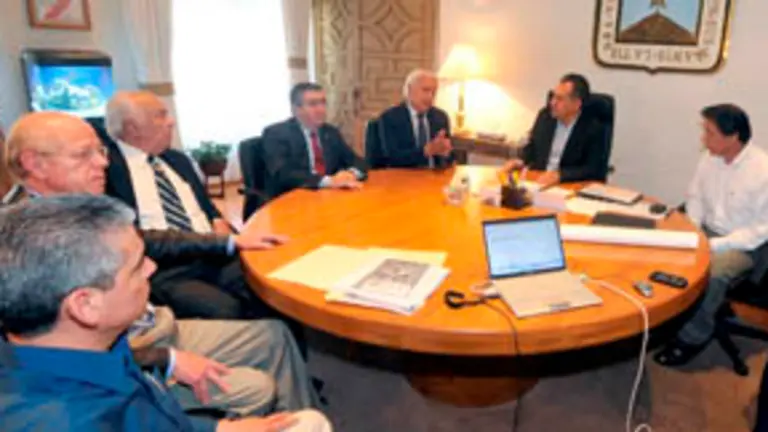  La reuni&oacute;n tuvo lugar en el despacho del gobernador del estado de Morelos.