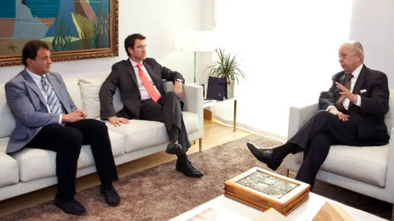  N&uacute;&ntilde;ez Feij&oacute;o y el conselleiro de Econom&iacute;a, Javier Guerra, se reunieron la pasada semana con el embajador de Chile, Sergio Romero Pizarro, con el que hablaron de las relaciones bilaterales.