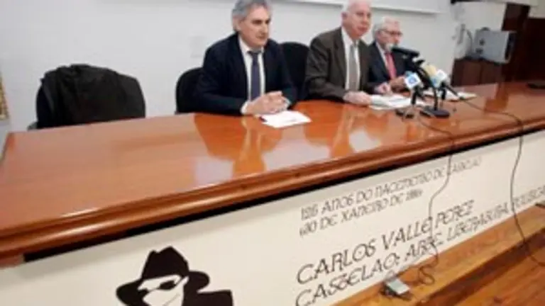  Francisco L&oacute;pez present&oacute; la conferencia &lsquo;Castelao: Arte, literatura, pol&iacute;tica&rsquo; impartida por Carlos Valle.