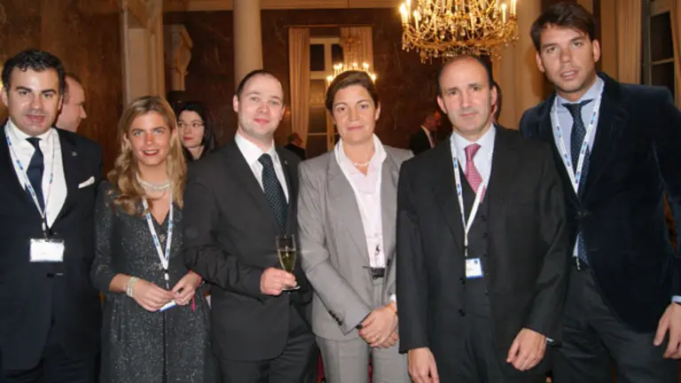 Pedro Mouriño; Victoria Cristóbal, directora de la AME; Bence Bauer, presidente de la EDS; Laura de Esteban, exeurodiputada; Ricardo Guisado, director de Proyectos de FORCEM; y Manuel Ortiz, asesor de la AME, en el 50 aniversario de la EDS.