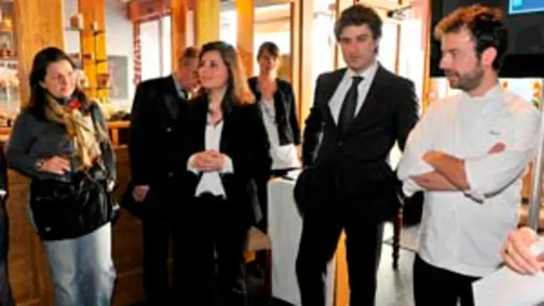  Noelia Men&eacute;ndez, Jos&eacute; Mar&iacute;a P&eacute;rez y Nacho Manzano, en la presentaci&oacute;n.