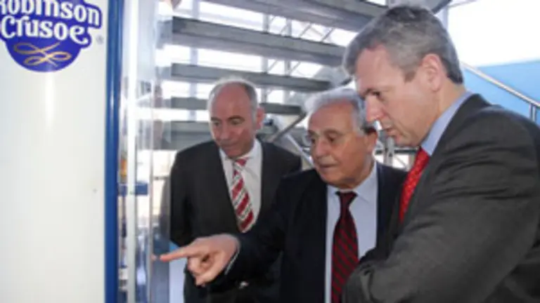  Jes&uacute;s Alonso muestra a Rueda y Camba las instalaciones de Jealsa.