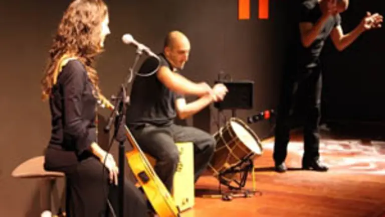  Un momento de la actuación del grupo ‘Terekitetap’ en el Instituto Cervantes de Sydney.