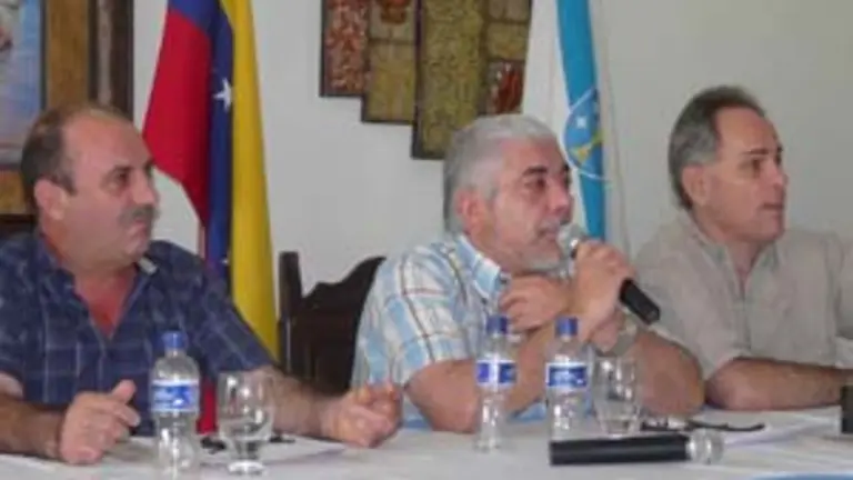  Adriano Garc&iacute;a Fern&aacute;ndez (vicepresidente del CGPL), Manuel Sinde Porto (presidente) y Jos&eacute; Manuel Pardo Rey (secretario general), durante el Informe de Gesti&oacute;n.