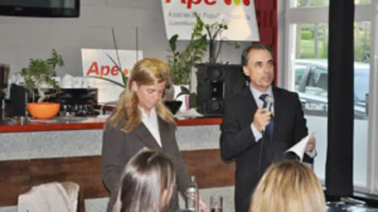 Victoria Cristóbal, en un momento del acto organizado por el PP en Luxemburgo.