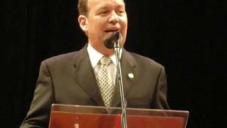  Antonio Pi&ntilde;&oacute;n Mart&iacute;n, candidato a la reelecci&oacute;n a la Presidencia de la HGV, por el Grupo Uni&oacute;n, durante su discurso.