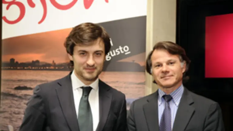  Jos&eacute; Mar&iacute;a P&eacute;rez y Javier &Aacute;lvarez, durante la presentaci&oacute;n. 