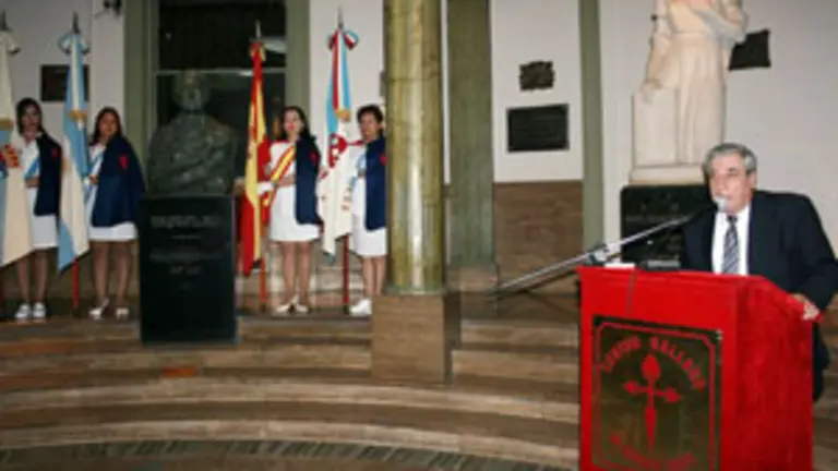 Carlos Vello, durante su discurso en el acto conmemorativo.