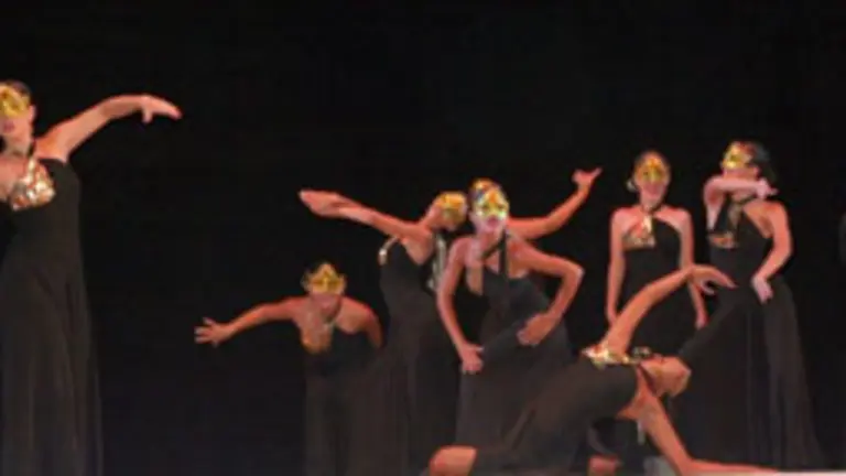  La presencia de niños y jóvenes en los grupos de danza es muy elevada.