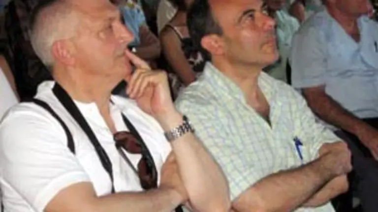  Ignacio Ayala, secretario de la Fundación de Cooperación y Emigración, y Javier Múñoz, secretario general de la Confederación Internacional de Casas Regionales de Castilla y León.