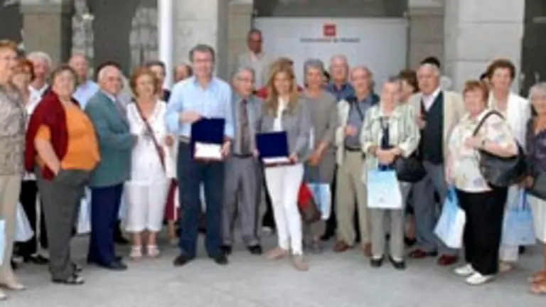 Francisco Granados y Victoria Cristóbal, durante el acto en la Real Casa de Postas.