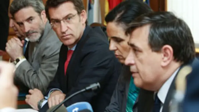  Xos&eacute; Manuel Pereiro, Pilar Rojo &ndash;presidenta del Parlamento de Galicia&ndash;, N&uacute;&ntilde;ez Feij&oacute;o y Severino Rodr&iacute;guez, durante el acto de homenaje a Lois Pereiro en el Ayuntamiento de Monforte de Lemos.