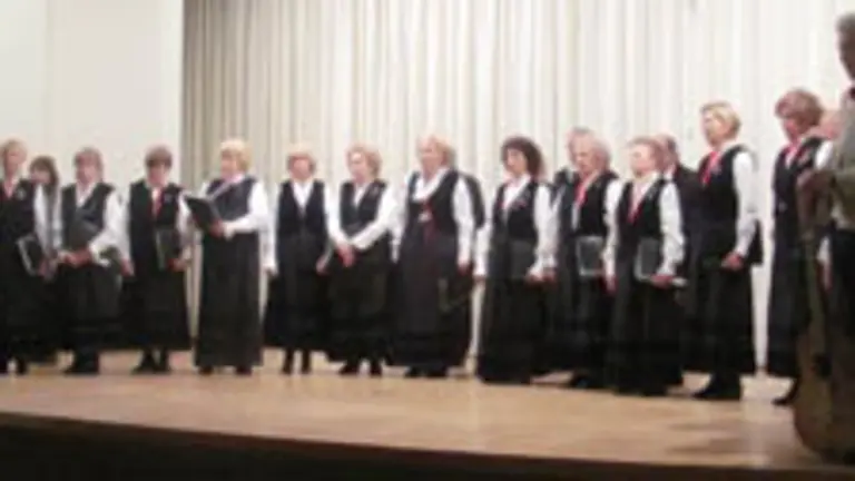  El coro &lsquo;Alborada&rsquo;, durante su actuaci&oacute;n en los actos del &lsquo;D&iacute;a das Letras&rsquo; en Mar del Plata.