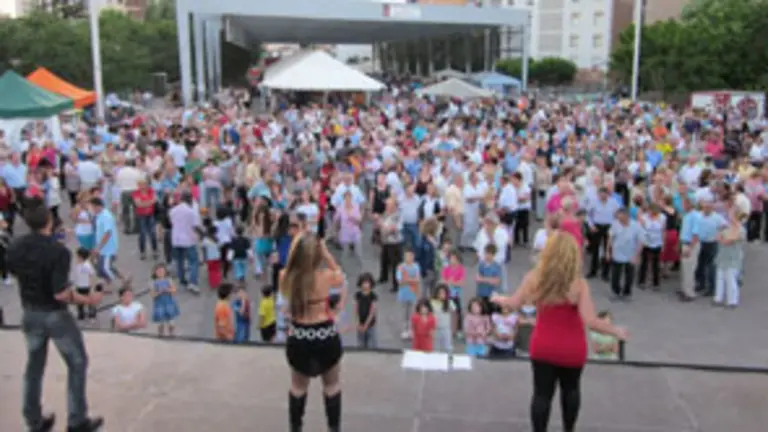  Un momento dunha actuaci&oacute;n durante a festa convocada pola &lsquo;Irmandade Galega&rsquo; de Rub&iacute;.