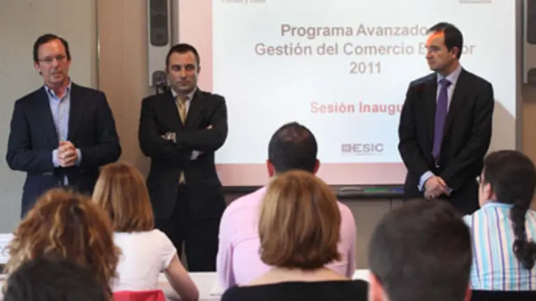  Jornada inaugural del máster con la presencia del director de Comercio, Carlos Teresa.