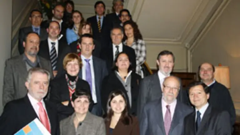  Asistentes al encuentro con los empresarios de Pontevedra.