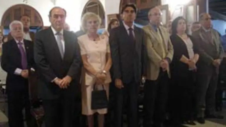  Juan Serrat, embajador de España; Filomena Ruiz de Jiménez; Aníbal Jiménez, cónsul general; Manuel Luis Rodríguez, consejero de Trabajo; Guillermina Hernández, viceconsejera de Emigración; y Jacinto Pérez, delegado del Gobierno de Canarias.