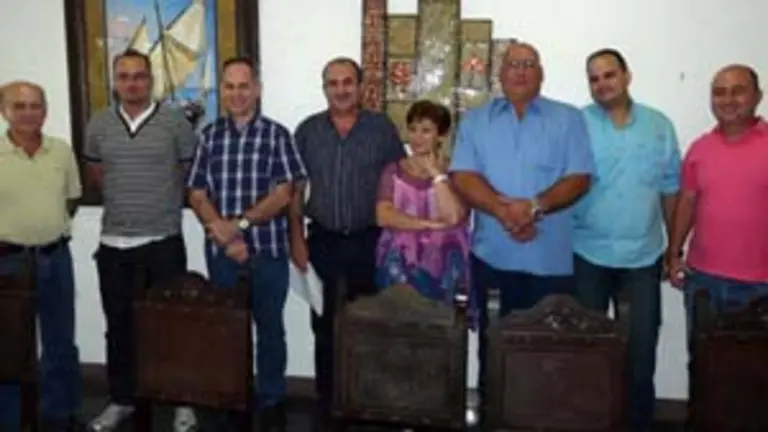 Francisco Mart&iacute; Castell, Luis Vicente Mu&ntilde;iz Ra&ntilde;a, Jos&eacute; Manuel Pardo Rey, Adriano Garc&iacute;a Fern&aacute;ndez, presidente; Mar&iacute;a Victoria Velo de Sinde; Jos&eacute; Luis Quiv&eacute;n Justo, Miguel &Aacute;ngel Lago Castro y Francisco Garc&iacute;a Fern&aacute;ndez. 