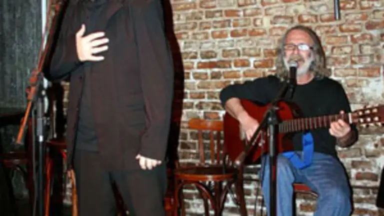 Laureano L&oacute;pez Lois en &lsquo;Cl&aacute;sica y Moderna&rsquo;, acompa&ntilde;ado en la guitarra por Gustavo Zurvano. 
