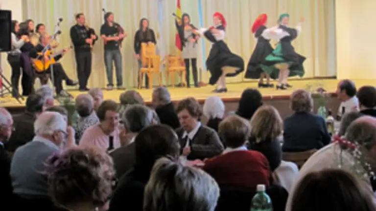  Los participantes en la jornada disfrutaron de un banquete.