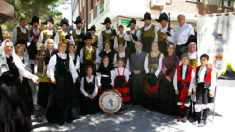  El grupo de gaitas y baile de la &lsquo;Xuntanza&rsquo; de Alcobendas ameniz&oacute; la jornada.