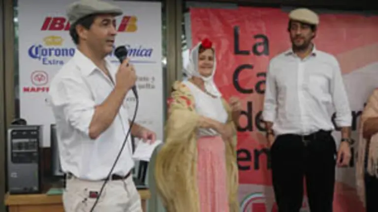  El presidente de la Casa de Madrid en México, José Luis Beato, presentó el concurso de chotis.