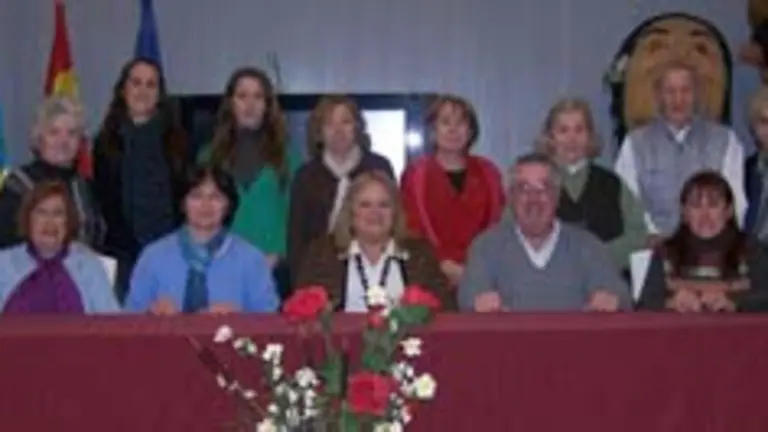 Foto de familia de la nueva Comisión Directiva del Centro de Castilla y León en Mar del Plata. 