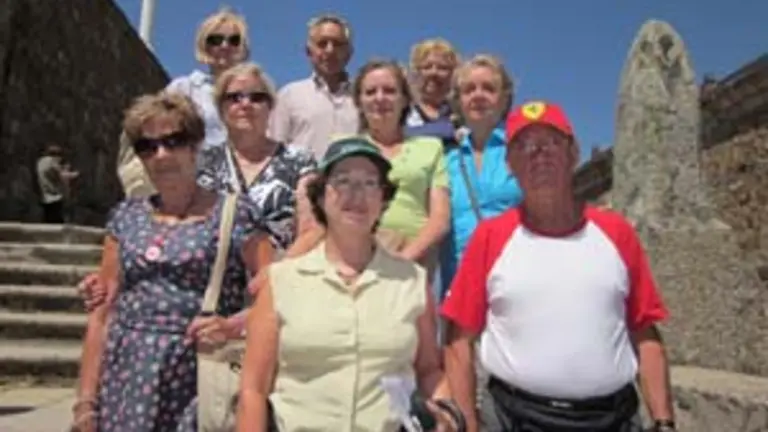  Socios del Centro Regional de Salamanca en Madrid, en las proximidades del santuario de Nuestra Señora de la Peña de Francia.