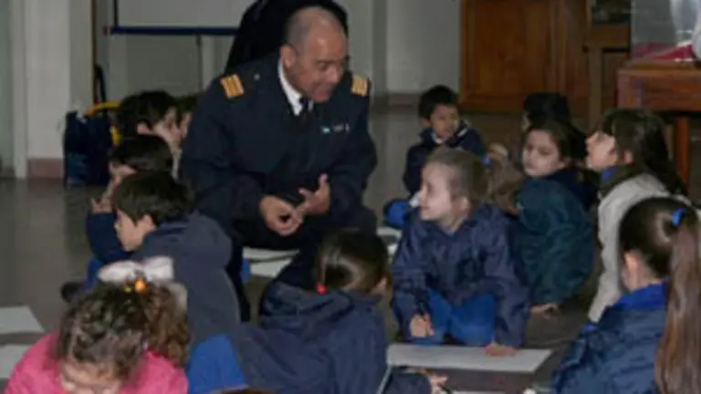  Un momento de la visita al Museo &lsquo;Ing. Cervi&ntilde;o&rsquo;.