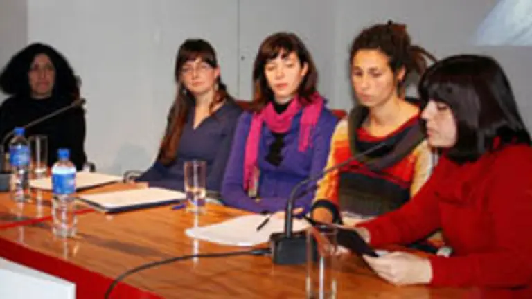  Gisella Cassara, M&oacute;nica Descalzo, Julia Gago, Miriam Tasat y Cecilia Urrere, del Equipo de Investigaci&oacute;n Trabajo Infantil e Inmigraci&oacute;n de CIDAC-FFyL UBA.